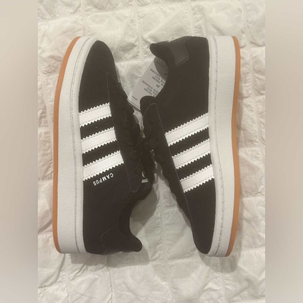 Adidas Campus 00s EL C Sneakers, Black & White Size 13 Y. New Never Been Worn.